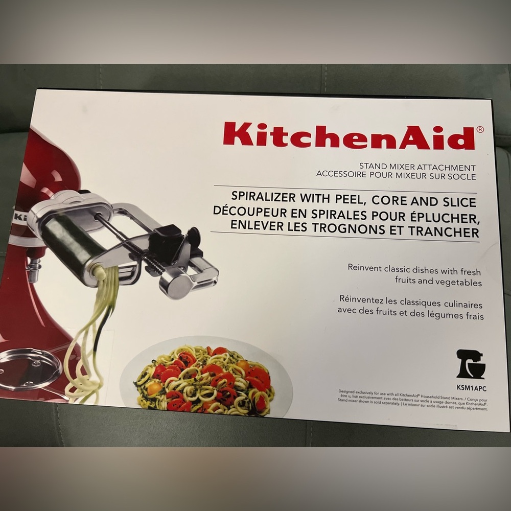 New In Box - KitchenAid Spiralizer with 5 cutting blades.